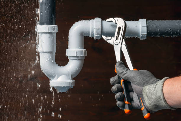 Professional Emergency Plumber technician working in East Earl, PA